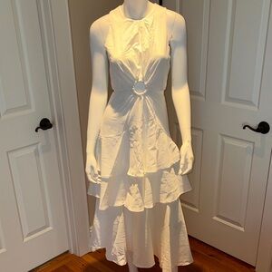 Elegant White Sleeveless Dress